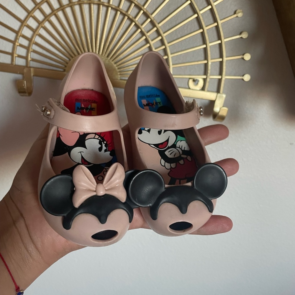 Mini Melissa toddler size 6